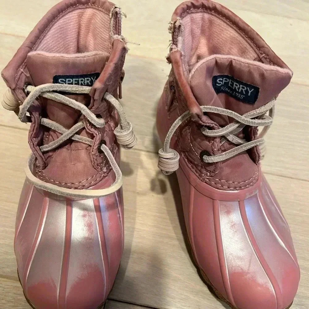 Sperry pink duct boots GUC Size 10